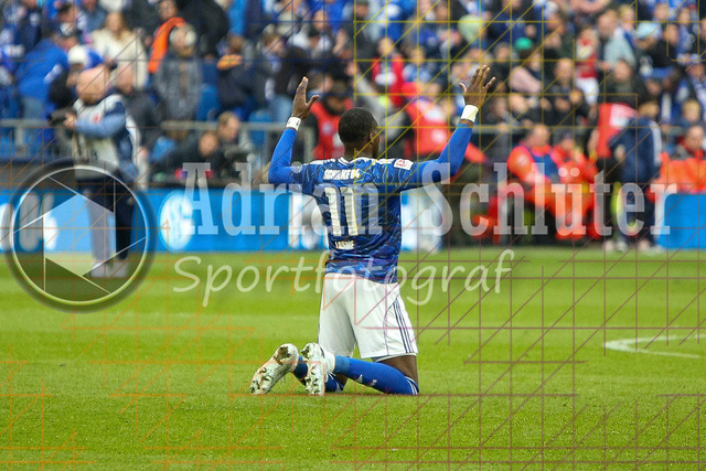 05.04.2026, GER, Fussball, Herren, 2. BL, Saison 2025/2026, FC Schalke 04 - Karlsruher SC | Bryan Lasme (S04) Schlussjubel, jubelt nach dem Sieg 