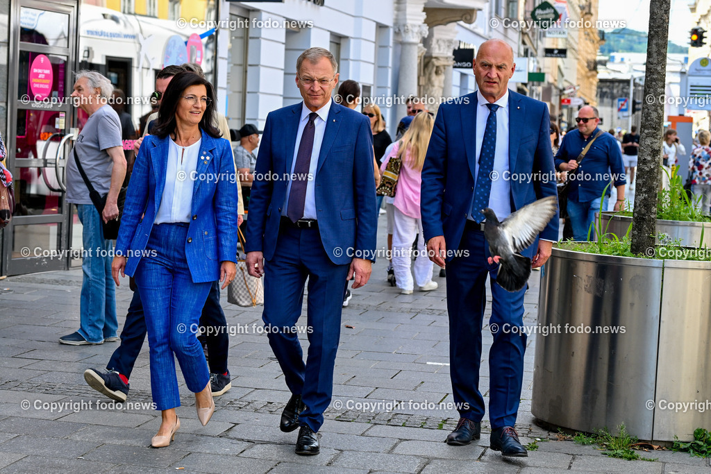 Pressekonferenz OoeVP stellt personelle Weichen_ 05.07.2024-49 | 05.07.2024, Linz, AUT, Pressekonferenz OoeVP stellt personelle Weichen - Verlaesslich fuer Oberoesterreich, im Bild Margit Angerlehner (VP, LAbg.), LH Thomas Stelzer (VP, Landeshauptmann Ooe), Christian Doerfel (VP, LAbg., Klubobmann, Bgm. Steinbach an der Steyr)