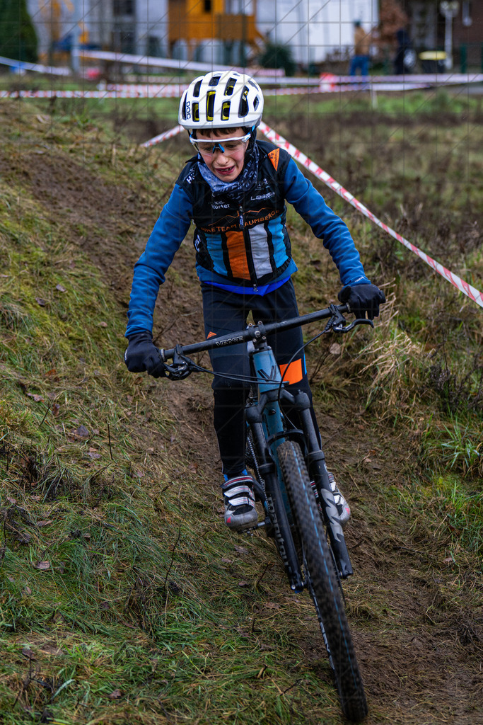 26. Stadler Weser-Ems Cup 2025/2026 - Silvestercross Melle | 31.12.25: 26. Stadler Weser-Ems Cup 2025/2026 - Silvestercross Melle / Melle / Deutschland  //   CREDIT:www.bullenfotos.de, Martin König, Hörner Weg 40, D-49078 Osnabrück, +4917663732967 // Nutzung und Weitergabe nur zu den vereinbarten Zwecken. Presseanfragen an Ersteller. Alle Rechte beim Ersteller. Honorierung nach MFM. - Realisiert mit Pictrs.com