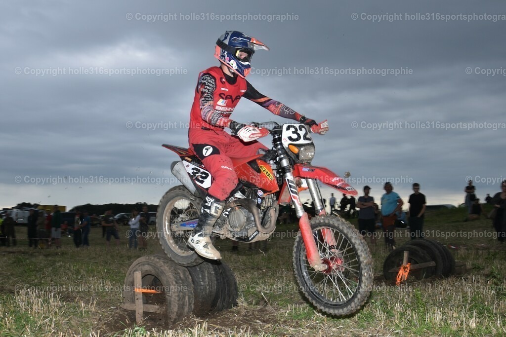 DSC_0250_01 (2) | Sportfotografie , Motorsport, Motoross, Reitsport, Mointainbike, Enduro,
Landschaft , Outdoor, Eventfotografie, Landschaft, Bilder online bestellen - Realisiert mit Pictrs.com