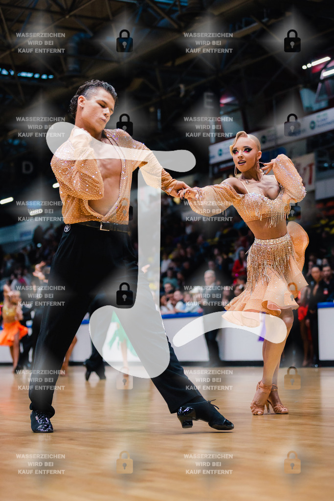 Hessen Tanzt WDSF Open Youth Latin 6th (16) Vakaris Bilcius _ Urte Pabrezaite (Lithuania)-2025-05-17-1576 | Webshop for digital downloads and prints of dance sport, event & show photographer Julian Link - Realisiert mit Pictrs.com