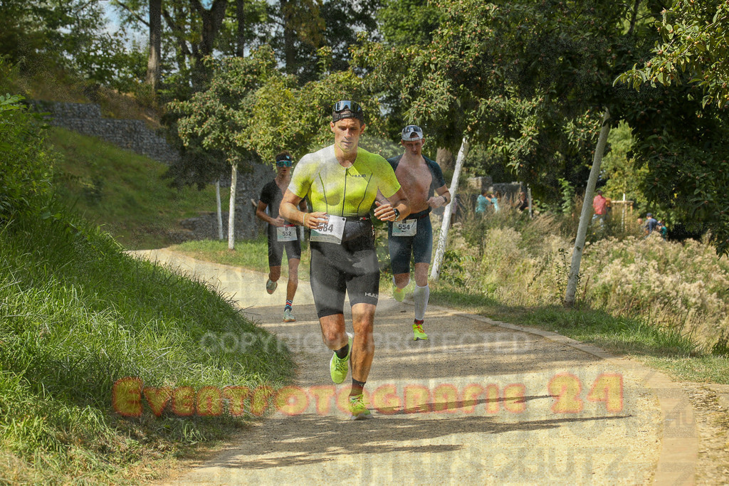 250824_1410_EX1_5266 | Sportfotografie im Rhein-Sieg Kreis, Köln, Bonn, NRW, Rheinland Pfalz, Hessen, etc. Unser Tätigkeitsfeld umfasst den Laufsport vom Volkslauf über den Marathon, Duathlon, Triathon bis zum Ultralauf wie Kölnpfad Ultra oder Schindertrail.