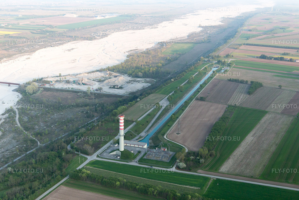 Vue aérienne: Vue de la ville à Vajont dans le département Pordenone, Italie. Photo: IMG_098950.jpg prise le 08/04/2017 par Werner Riehm/FLY-FOTO.eu – Résolution de l'original: 5472 x 3648 px