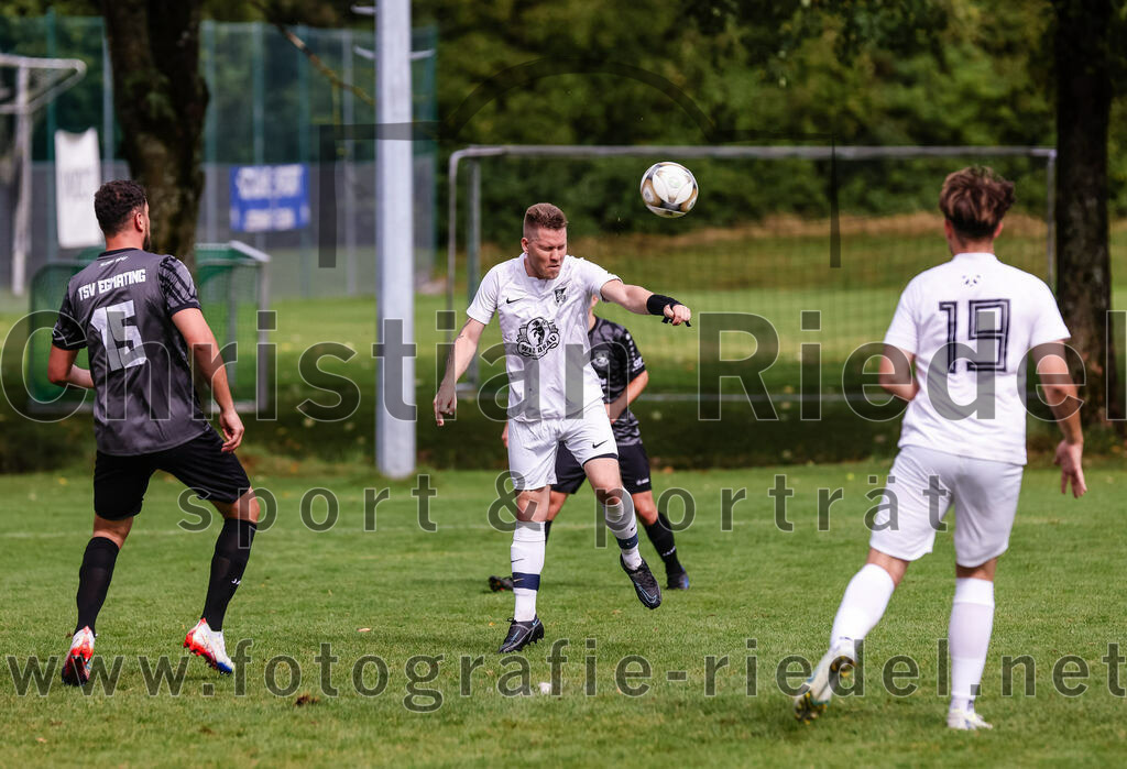 2023-08-27_056_TSV_Egmating_II_gegen_SG_Grasbrunn-Haar_II | Egmating, Deutschland, 27.08.2023:
Fußball, B-Klasse 2023 / 2024, 2. Spieltag, TSV Egmating II gegen (SG) Grasbrunn / Haar II, Endergebnis: 1:2

Mentor Palloshi (TSV Egmating, #15), Lars Benninghaus ((SG) Grasbrunn / Haar II, #3)

Foto: Christian Riedel / fotografie-riedel.net