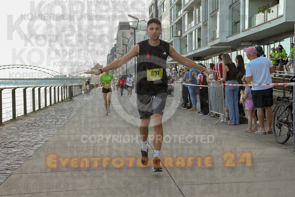 250920_1447_EX1_7556 | Sportfotografie im Rhein-Sieg Kreis, Köln, Bonn, NRW, Rheinland Pfalz, Hessen, etc. Unser Tätigkeitsfeld umfasst den Laufsport vom Volkslauf über den Marathon, Duathlon, Triathon bis zum Ultralauf wie Kölnpfad Ultra oder Schindertrail.