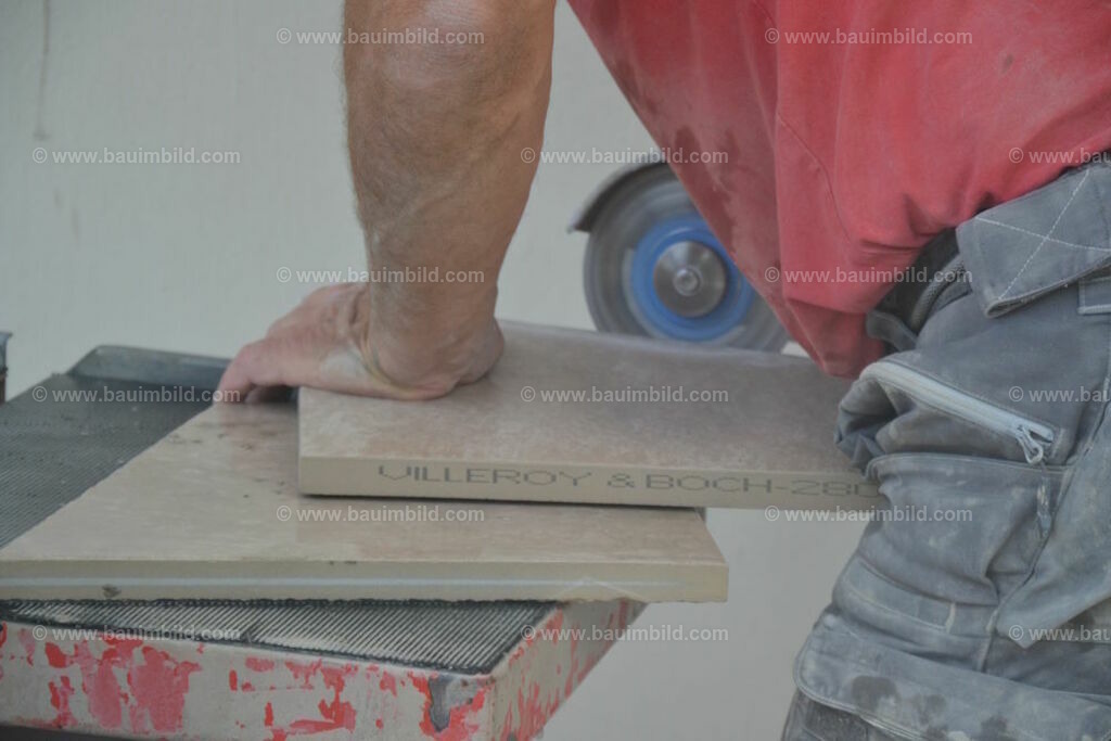 bib-lg21-fliesenlegerarbeiten-0118 | Nach LV-Leistungsgruppen sortierte Detailfotos über den Bau eines Hauses. Alle Hausbau-Bilder direkt vom Urheber und Autor der Website Haus-Selber-Bauen.com