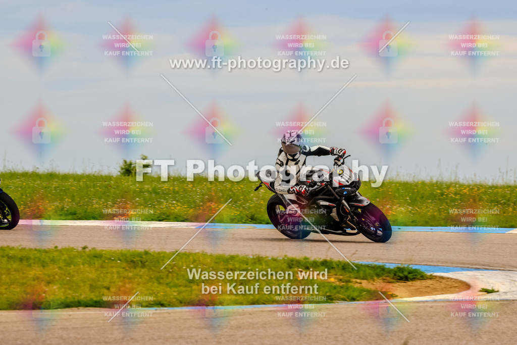 MotoTeam-2582 | Hier findet Ihr Bilder von Touristenfahrten auf der Nürburgring Nordschleife oder von anderen Veranstaltungen die ich besucht habe. Viel Spass beim Durch Schauen 