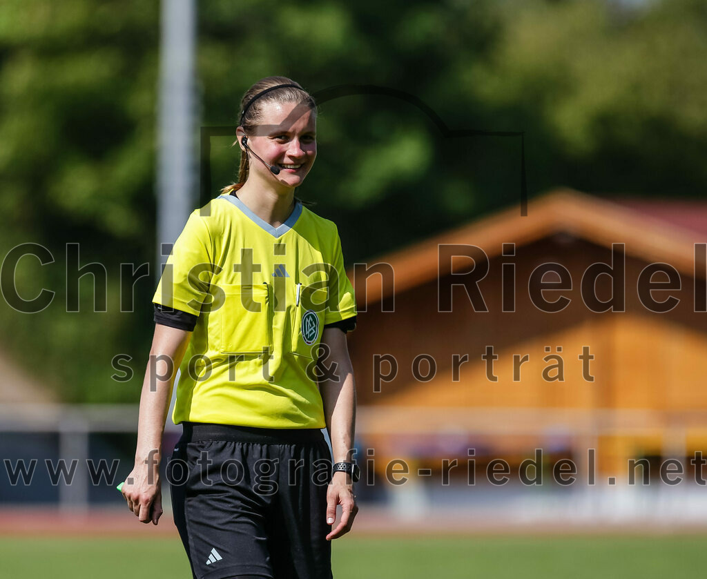2023-09-09_055_FC_Bayern_Muenchen_gegen_SC_Freiburg | Aschheim, Deutschland, 09.09.2023:
Fußball, B-Juniorinnen-Bundesliga Süd 2023 / 2024, 1. Spieltag, FC Bayern München gegen SC Freiburg, Endergebnis: 4:0

Foto: Christian Riedel / fotografie-riedel.net