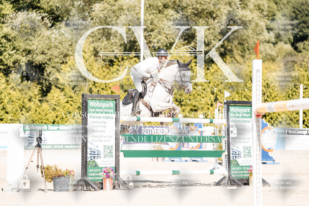 CK909145 | Turnierfotografie Pferdefotografie Trier Rheinland-Pfalz Pferdesport Reitsport Tierfotografie Sportfotografie Pferdevideo Pferdevideografie Equestrianvideography equestrianphotography  - Realisiert mit Pictrs.com