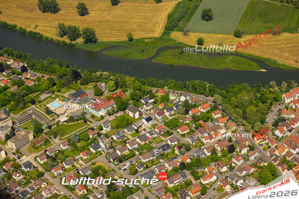 Das Luftbild zeigt Wimpfen am Berg Bad Wimpfen - Die Luftaufnahme wurde 2023 vom UL-Flugzeug aus erstellt ( keine Drohne ) - Hochauflösende Luftaufnahme - Für grossformatige Ausdrucke geeignet. Die Geschenkidee !Mit Lizenz und Bildrechte bestellbar