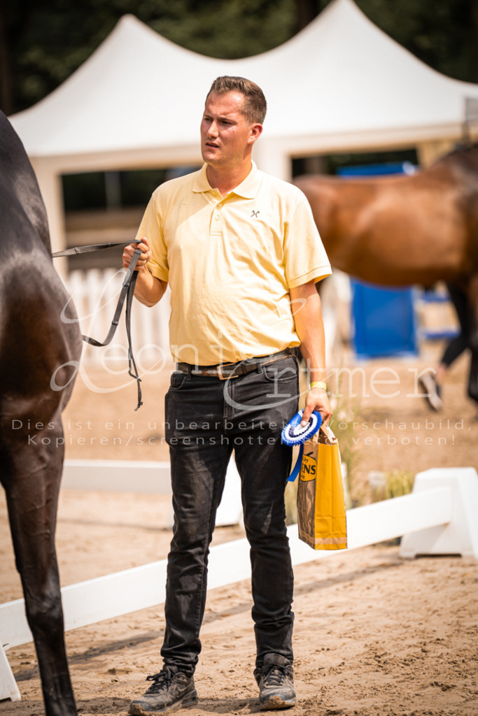 4.Fr00219 | Leoni Ertmer Photography - Realisiert mit Pictrs.com