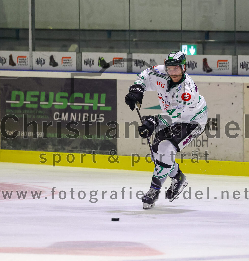 2025-09-21_118_TSV_Erding_gegen_Hoechstadter_Alligators | Erding, Deutschland, 21.09.2025:Eishockey, Oberliga Süd 2025 / 2026, 2. Spieltag, TSV Erding gegen Höchstadter Alligators, Endergebnis: 3:4Foto: Christian Riedel / fotografie-riedel.net