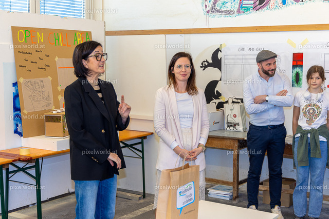 Hackathon - Tag 2 | Bildershop von pixelworld.at - Realisiert mit Pictrs.com