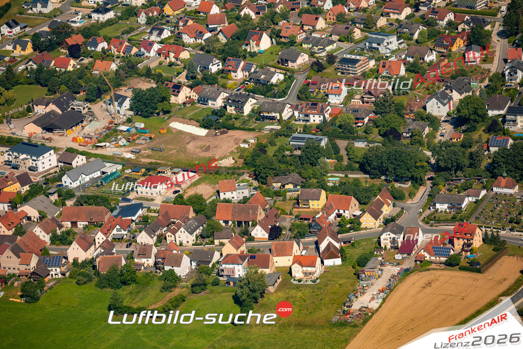 Das Luftbild zeigt : Sambach Pommersfelden - Die Luftaufnahme wurde 2024 vom UL-Flugzeug aus erstellt ( keine Drohne ) - Hochauflösende Luftaufnahme - Für grossformatige Ausdrucke geeignet. Die Geschenkidee !Mit Lizenz und Bildrechte bestellbar
