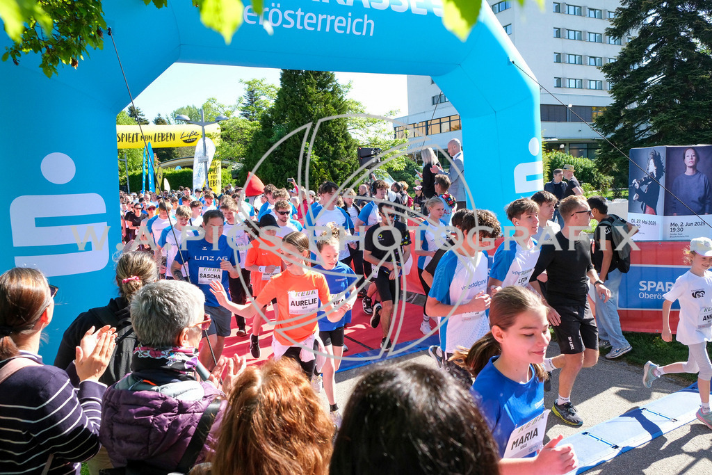 ..... | LINZ,AUSTRIA,27.April 24, Int. 3 Brückenlauf Linz  , Image shows: Photo: WAPICS / Michael ring