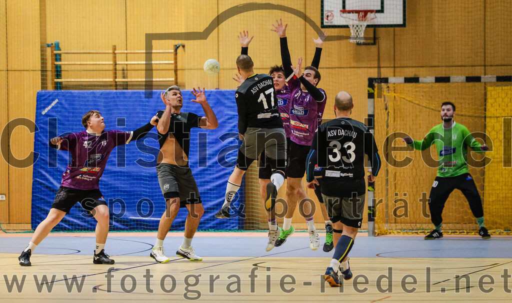 2024-03-23_067_SpVgg_Altenerding_II_gegen_ASV_Dachau_III | Erding, Deutschland, 23.03.2024:
Handball, Bezirksklasse Männer Staffel Süd West 2023 / 2024, 14. Spieltag, SpVgg Altenerding II gegen ASV Dachau III, Endergebnis: 24:32

Simon Dybilasz (SpVgg Altenerding, #42), Marcin Szulc (ASV Dachau, #2), Nicolas Loderer (ASV Dachau, #17), Stefan Gyüge (ASV Dachau, #33), Torwart Otto Donaubauer (SpVgg Altenerding, #1)

Foto: Christian Riedel / fotografie-riedel.net