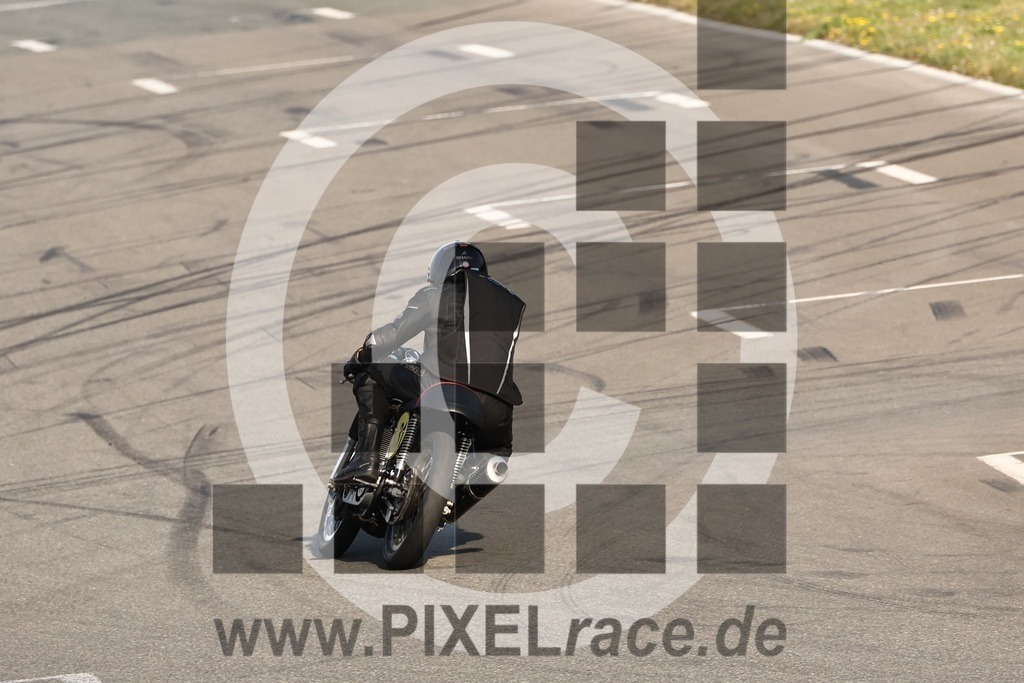 0k31-20260418_02075 | Schöne Erinnerungen an spannende Momente - das festzuhalten ist unser Job. PIXELrace.de ist seit 2003 auf den Rennstrecken Europas unterwegs um die Action draußen beim Fahren und die wunderbare Stimmung imm Fahrerlager für euch einzufangen.