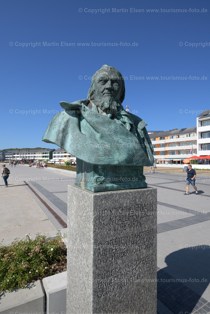 Helgoland Heinrich von Fallersleben_ELS_7793030818 | Helgoland - Aufnahmedatum: 03.08.2018, Aufnahmehöhe:  m, Koordinaten:  - , Bildgröße: 5316 x  7975 Pixel - Copyright 2018 by Martin Elsen, Kontakt: Tel.: +49 157 74581206, E-Mail: info@schoenes-foto.deSchlagwörter:Schleswig-Holstein,Landkreis Pinneberg,Düne,Hochseeinsel,Börteboote,Meer,Küste,Halunder,Oberland,Unterland,Strand,Seehunde,Robben,Lange Anna,Felsen,Roter Felsen,Luftbild,Luftbilder,Bastölpel - Realisiert mit Pictrs.com