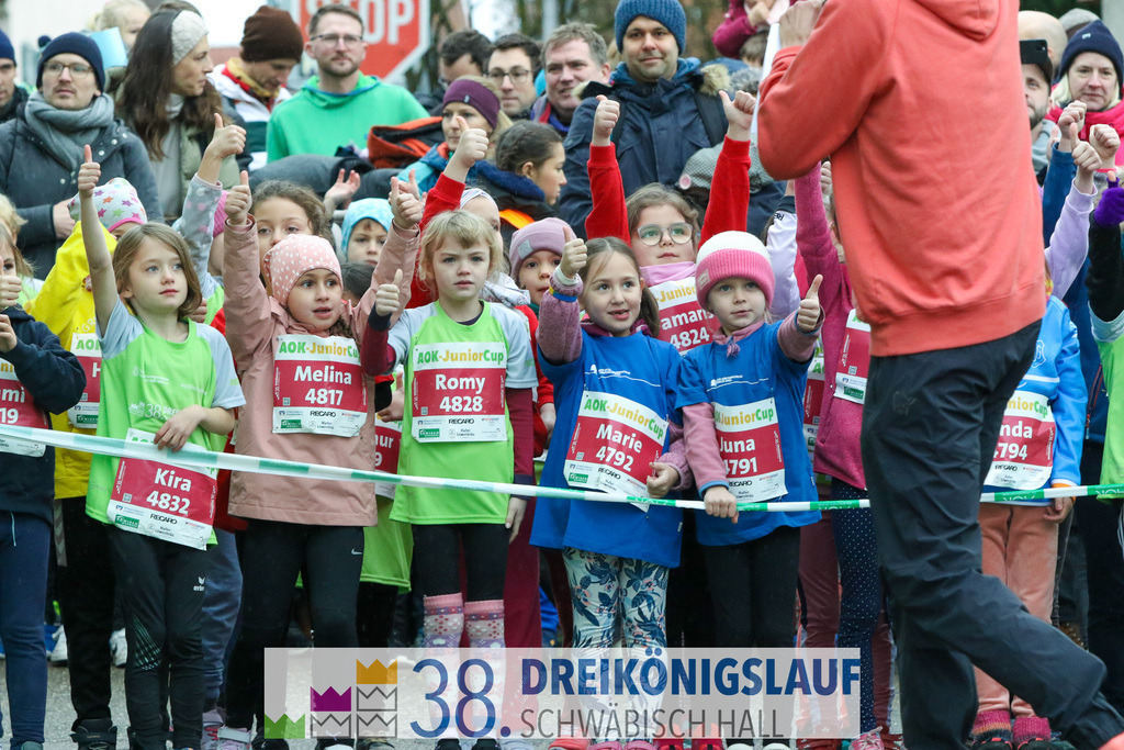 400m AOK Junior Cup | 3 Koenigslauf 2024 400m AOK Junior Cup - Realisiert mit Pictrs.com