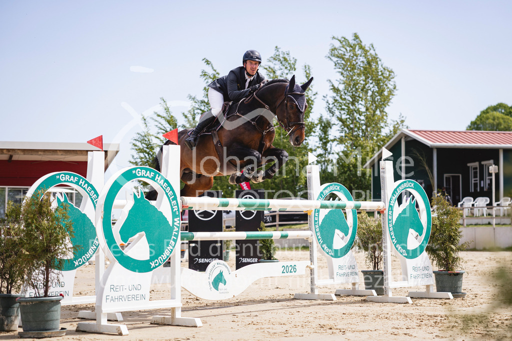 260502_Spenge_9_Youngster-M2-911 | Deine schönsten Turniermomente als professionelle Fotos! Entdecke hochwertige Pferdesport-Fotografie im Online-Shop. Jetzt Fotos finden & bestellen!