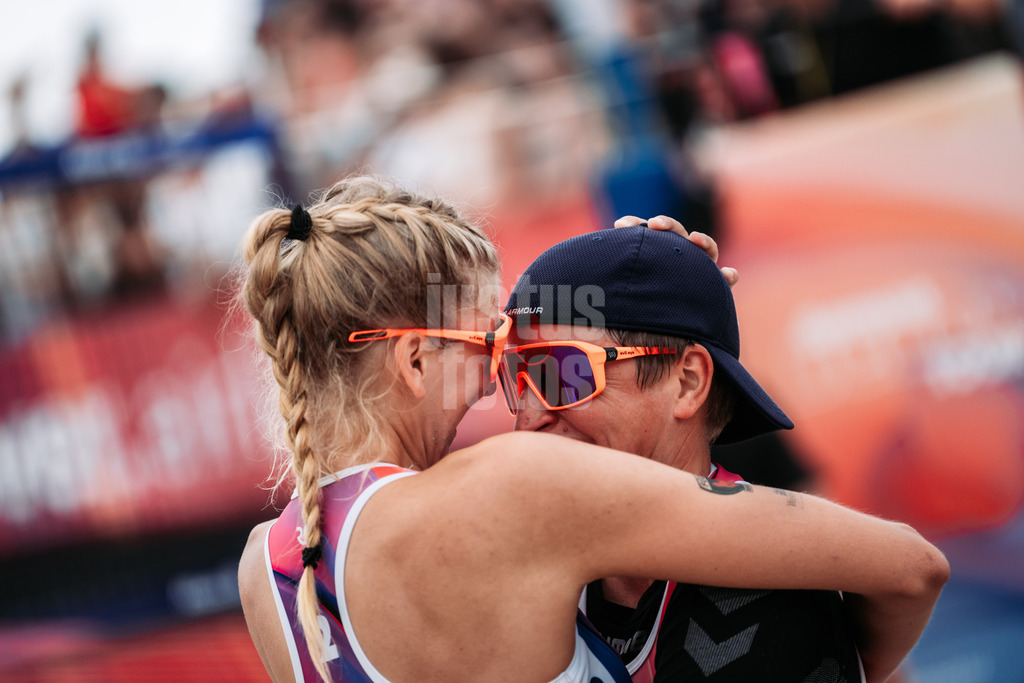 Beachvolleyball | Frauen | Allianz German Beach Tour 2024 | Tourstop Kühlungsborn 2 | 17.08.2024 | v.l. Nele Barber und Melanie Gernert Jubel