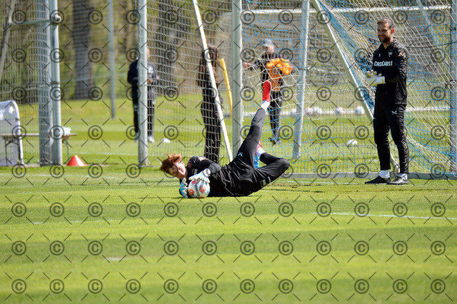RGE_9274b | Hertha BSC, 2.Bundesliga, Herren, Training, Saison 2025/26, Torwart Konstantin Heide ( Hertha BSC ),  Mittwoch 29.04. 2026,   Fotograf:   Ralf Gebhardt - Realisiert mit Pictrs.com