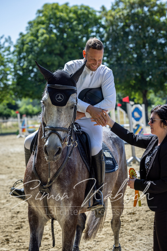 20260704-_3LI8109 | Tierfotografie Pferde, Hunde, Katzen, Haustiere.
Turnierfotografie Reitturniere, Reiten, Springreiten, Dressur in Hanau, dem Main-Kinzig-Kreis und dem Rhein-Main- Gebiet um Frankfurt
