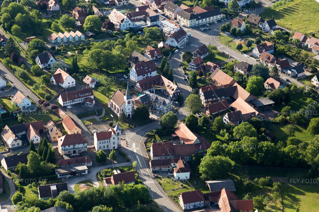 Vue aérienne: Vue de la ville à Merkwiller-Pechelbronn dans le département Bas Rhin, France. Photo: IMG_100788.jpg prise le 08/06/2017 par Werner Riehm/FLY-FOTO.euRésolution de l'original: 5472 x 3648 px