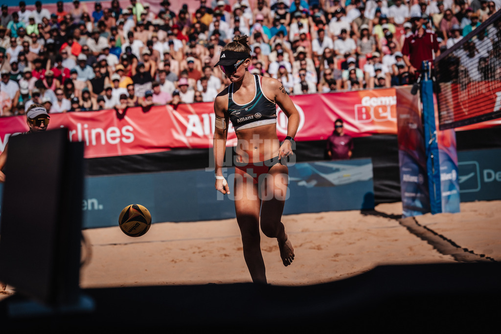 Beachvolleyball | Frauen | Allianz German Beach Tour 2025 | Tourstop München | 13.07.2025 | Lea Kunst rennt zum Ball