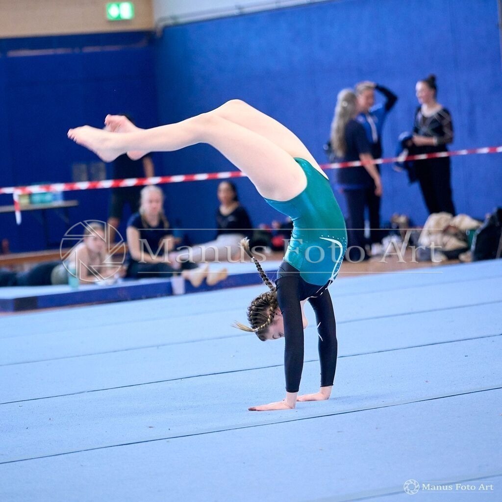 2024-04-19-1-3-C-DSC02184 | Professionelle Sportfotografie in Hamburg, Schleswig-Holstein und Niedersachsen – spezialisiert auf Rhönrad, Geräteturnen, Leistungsturnen und rhythmische Sportgymnastik. Bundesweite Begleitung von Rhönrad-Events. Jetzt Sport-Fotos - Realisiert mit Pictrs.com