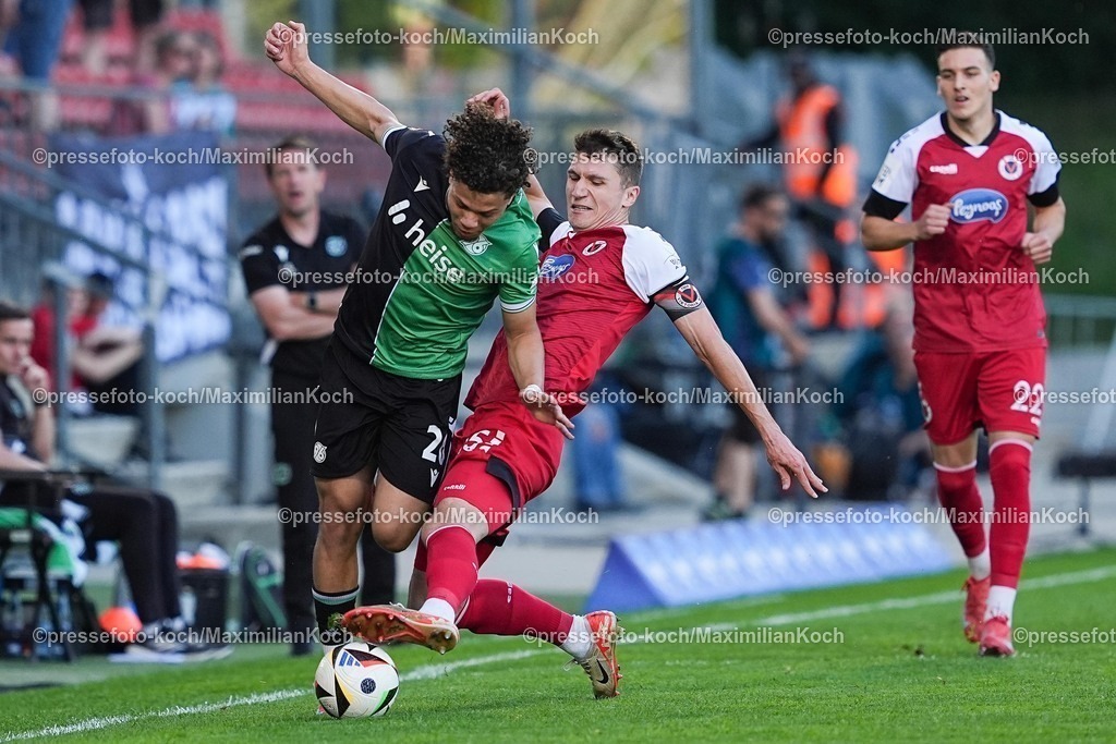 xYDR11052501020 | 11.05.2025, xydrx, Fußball, Viktoria Köln - Hannover 96 II , 3.Liga, Sportpark Höhenberg, Saison 2024 2025:  Montell Ndikom (Hannover 96 II #26) im Zweikampf gegen Christoph Greger (Viktoria Köln #15) DFB regulations prohibit any use of photographs as image sequences and or quasi-video.