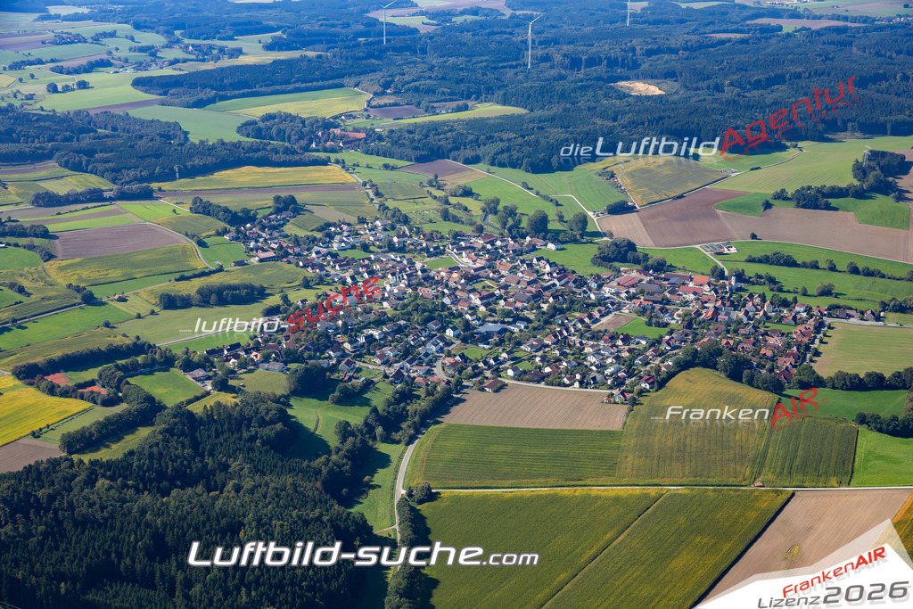 Aktuelles Luftbild von Klingen Aichach Kauf mit Lizenz / Bildrechten möglich- Die Luftaufnahme wurde 2021 mittels UL-Flugzeug erstellt ( keine Drohne ) - hochauflösende Kamera-Systeme von  Canon -Beste Qualität - Für grossformatige Ausdrucke geeignet. Die Geschenkidee !