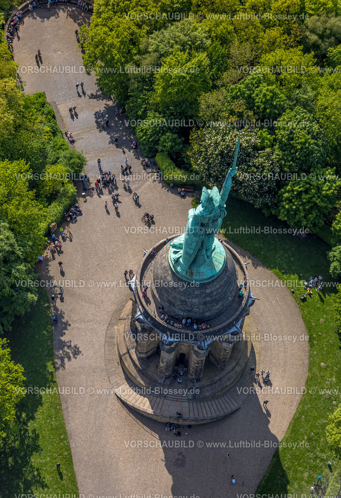 Detmold240505686Hermannsdenkmal_TeutoburgerWald | Luftbild, Hermannsdenkmal, kulturelle Statue des Cheruskerfürsten, nach Entwürfen von Ernst von Bandel, Teutoburger Wald, Hiddesen, Detmold, Ostwestfalen, Nordrhein-Westfalen, Deutschland