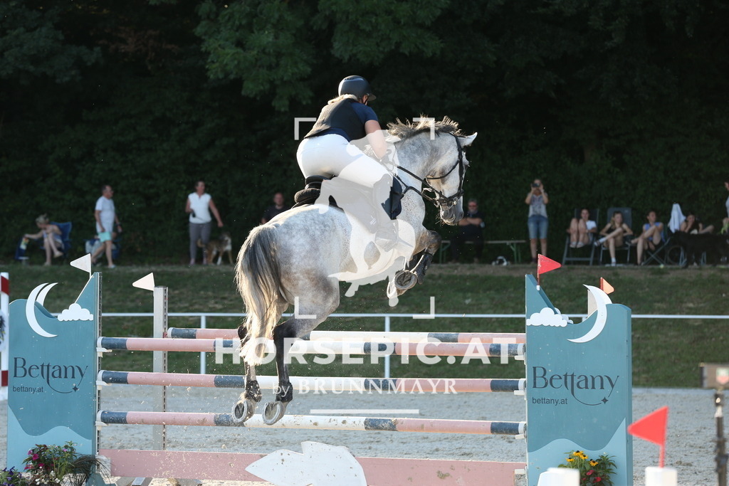 PP018804 | Willkommen bei Brunnmayr - Design & Fotografie – Ihrem Spezialisten für Reitturniere und Pferdeveranstaltungen in Oberösterreich, Salzburg und Bayern! Seit über 17 Jahren sind wir leidenschaftlich dabei.