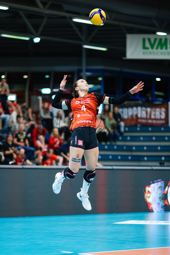 Volleyball, 1. Bundesliga Frauen, Hauptrunde, 8. Spieltag, Saison 2025/2026: USC Münster - Dresdner SC | 1. Bundesliga Frauen, Hauptrunde, 8. Spieltag, Saison 2025/2026, USC Münster empfängt Dresdner SC in der Sporthalle Berg Fidel in Münster. Foto: sportfotografie.ms | Markus Paletta - Realisiert mit Pictrs.com