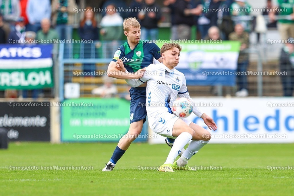 xKWIx12042601021 | 2026.04.12, xkwix, Fußball, Regionalliga West, FC Gütersloh -  SC Paderborn 07 II, Heidewaldstadion (Ohlendorf Stadion im Heidewald), 29.Spieltag, Saison 2025 / 2026: Len Wilkesmann (FC Gütersloh #15) im Zweikampf gegen Julius Bugenhagen (SC Paderborn II #6) DFB regulations prohibit any use of photographs as image sequences and or quasi-video. Photo: xKamilxWilkowskixPressefotoKochx