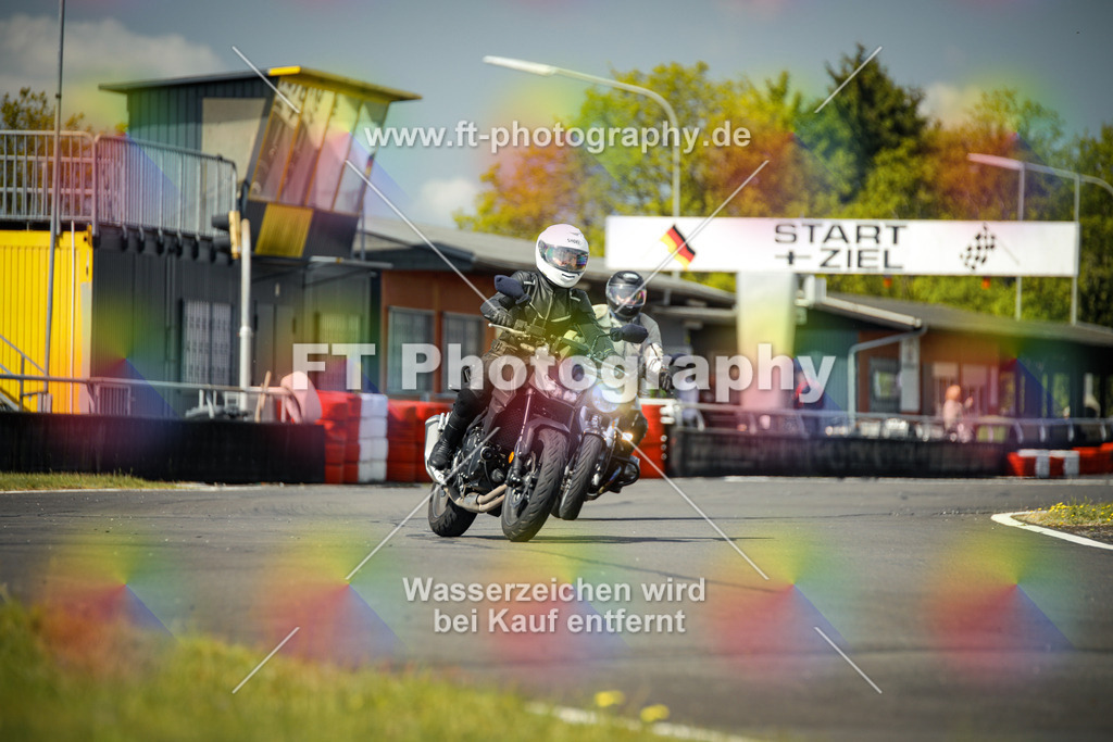 OBK_Mai_Martina_Markus-10777 | Hier findet Ihr Bilder von Touristenfahrten auf der Nürburgring Nordschleife oder von anderen Veranstaltungen die ich besucht habe. Viel Spass beim Durch Schauen 
