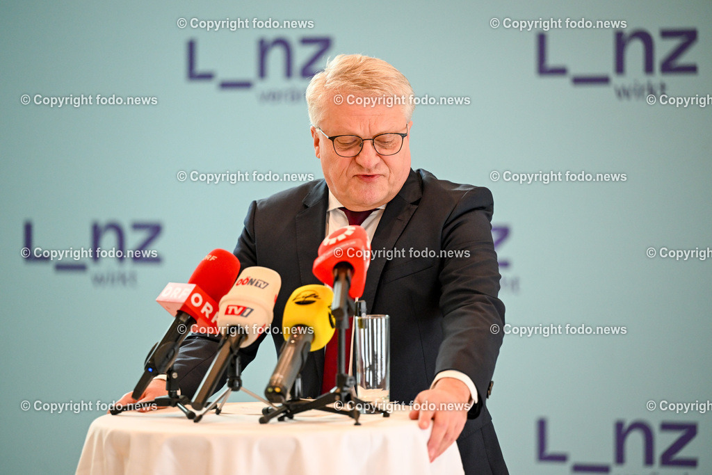 Pressekonferenz LIVA Aufsichtsratssitzung_ 15.04.2024-16 | 15.03.2024, Altes Rathaus Linz, AUT, Pressekonferenz LIVA Aufsichtsratssitzung, im Bild Klaus Luger (SP, Bgm. der Stadt Linz)