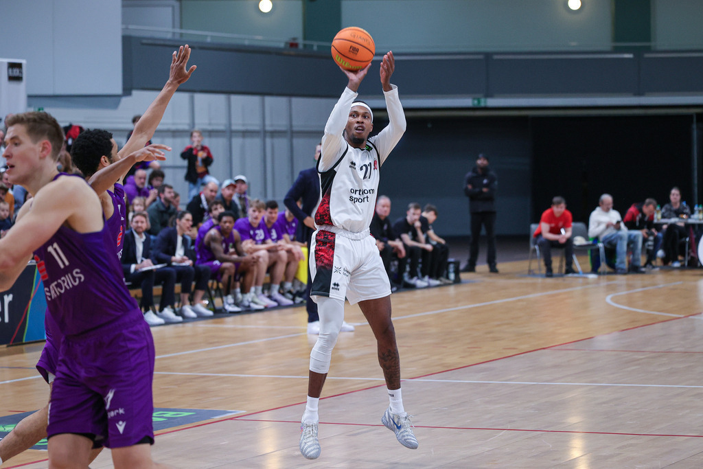 Pro A BAYER GIANTS vs BG Göttingen-6 | Fotos von Basketballspielen aus dem Raum NRW fotografiert von Gero Mueller-Laschet und Daniel Schaefer - Realisiert mit Pictrs.com