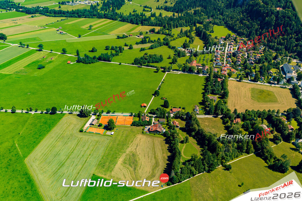 Luftaufnahme von Hohenschwangau Schwangau Bild- Das Luftbild wurde 2025 vom UL-Flugzeug heraus erstellt ( keine Drohne ) - Hochauflösende Luftaufnahme -Nicht vergleichbar mit Google Maps oder Satelittenbilder- Die Geschenkidee !Mit Lizenz und Bildrechte bestellbar