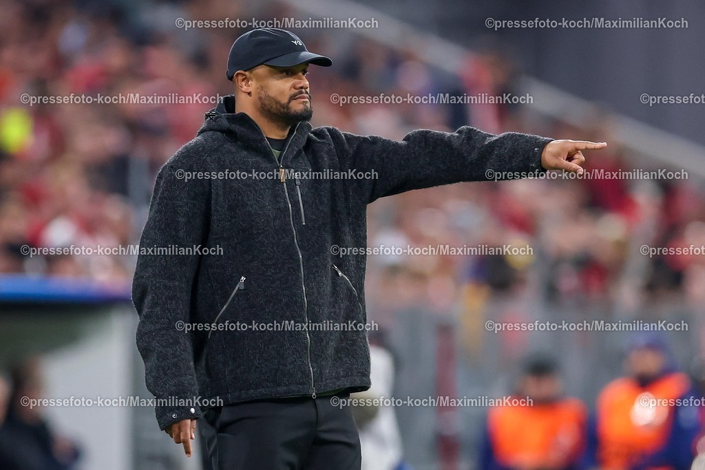 UCL22102501086 | 22.10.2025, Fußball, UEFA Champions League, FC Bayern München - Club Brügge, Allianz Arena, Saison 2025 2026: Cheftrainer Vincent Kompany (FC Bayern Muenchen #hc) gestikulierend am Spielfeldrand Regulations prohibit any use of photographs as image sequences and or quasi-video.
