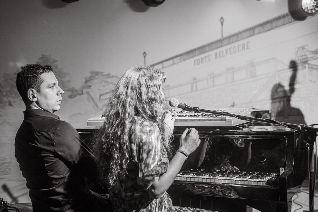 Maria Markesini Konzert | Maria Markesini meets Klazz Brothers im Forte Belvedere Leisnig zum Festival Hallo Leisnig 2022. - Realisiert mit Pictrs.com