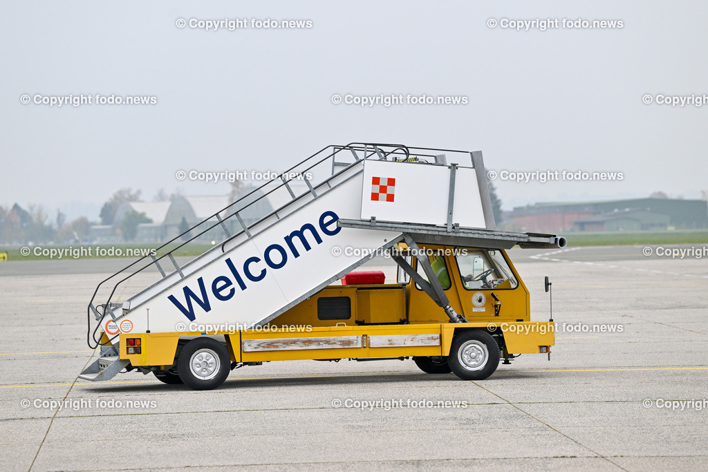 Linz Airport - Comeback Ryanair_ 08.11.2024-44 | 08.11.2024, Linz Hoersching, AUT, Linz Airport - Comeback Ryanair, im Bild Flughafenfahrzeug