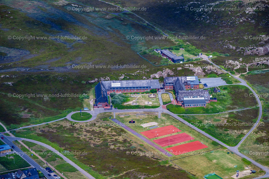 Sylt_Hörnum_Fünfstädteheim_ELS_4146130625 | HöRNUM (SYLT) 13.06.2025 Schulgelände und Gebäudekomplex des " Fünf-Städte-Heim-Schullandheim " in Hörnum (Sylt) auf der Insel Sylt im Bundesland Schleswig-Holstein, Deutschland. Weiterführende Informationen bei: Fünf-Städte-Verein Pinneberg e.V.. // School grounds and buildings of the " Fuenf-Staedte-Heim-Schullandheim " in Hoernum (Sylt) at the island Sylt in the state Schleswig-Holstein, Germany. Further information at: Fuenf-Staedte-Verein Pinneberg e.V.. Foto: Martin Elsen