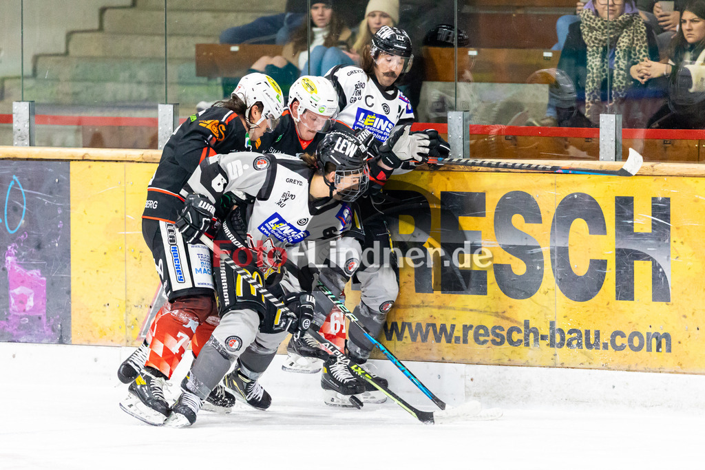 Bayernliga Eishockey, TSV Peißenberg Miners gegen den ESV Buchloe Pirates am 13.11.22 in Peißenberg | Bayernliga Eishockey, TSV Peißenberg Miners gegen den ESV Buchloe Pirates am 13.11.22 in Peißenberg