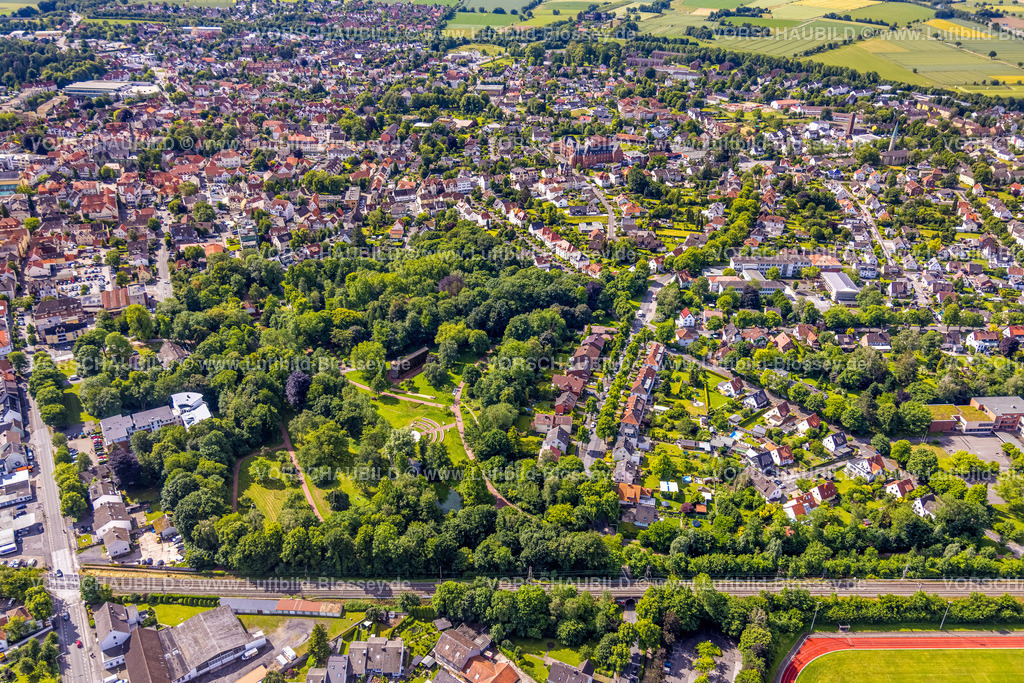 Werl220600724 | Luftbild, Ortsansicht mit Kurpark, Werl, Soester Boerde, Nordrhein-Westfalen, Deutschland