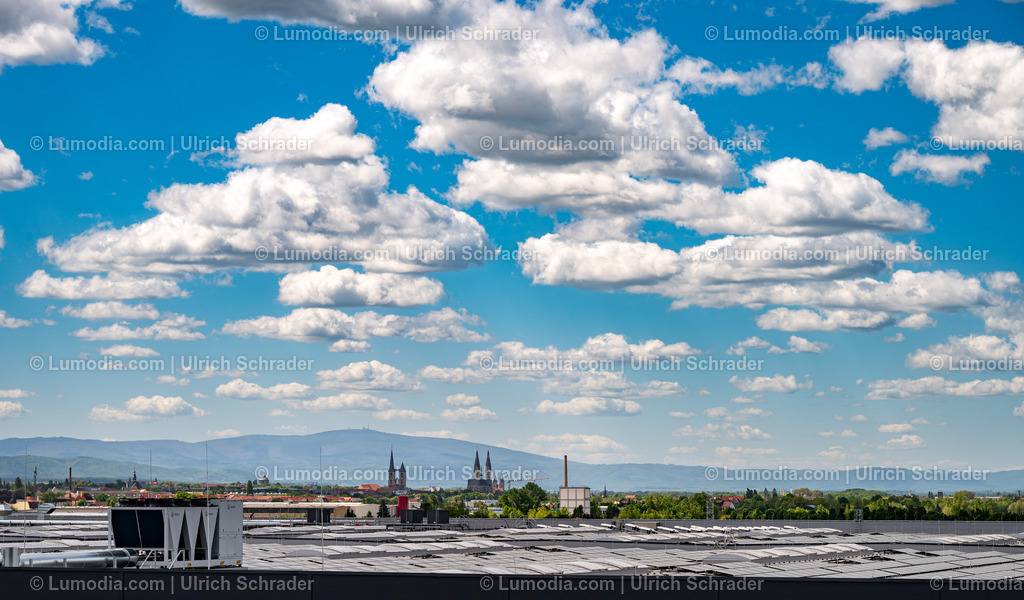 10049-13614 - Blick auf Halberstadt | Stockfoto und Bilderpool mit Bildmaterial aus Deutschland, dem Harz, Halberstadt, Quedlinburg, Wernigerode und weltweit. Qualitativ hochwertige und professionelle Fotos anschauen und kaufen. - Realisiert mit Pictrs.com