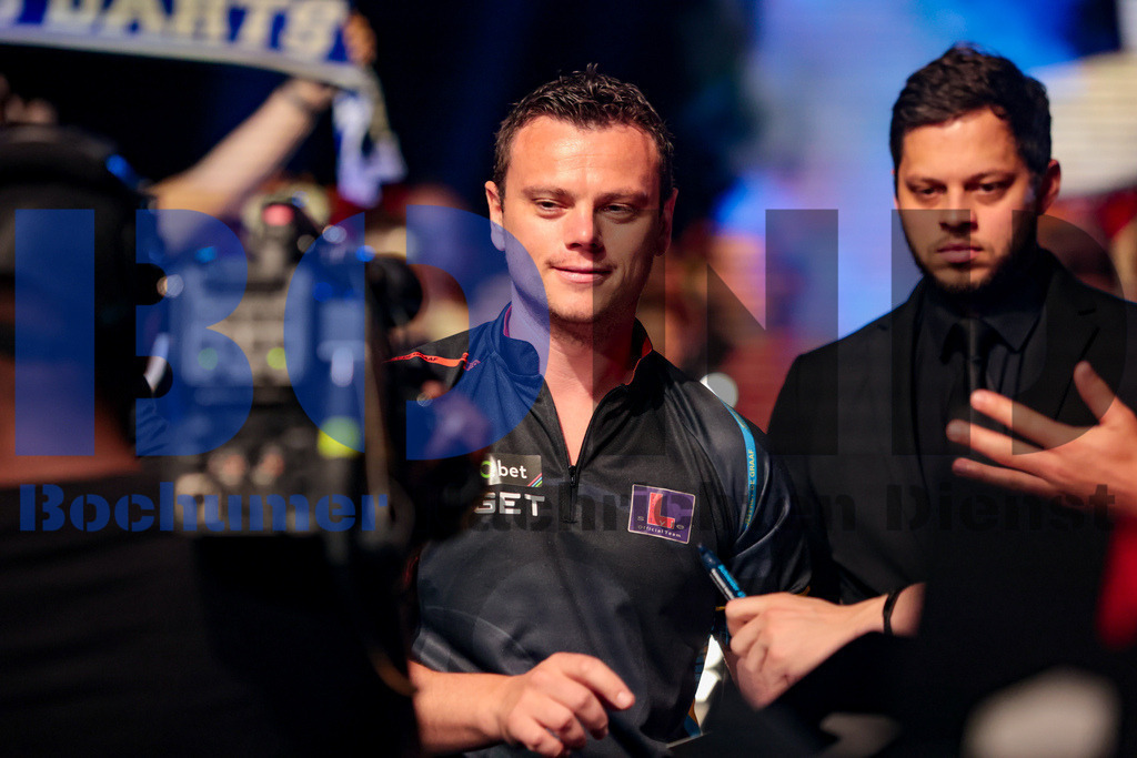 PDC European Darts Open 2024 | {headline}(Foto: Sebastian Sendlak / BOND) - Realisiert mit Pictrs.com