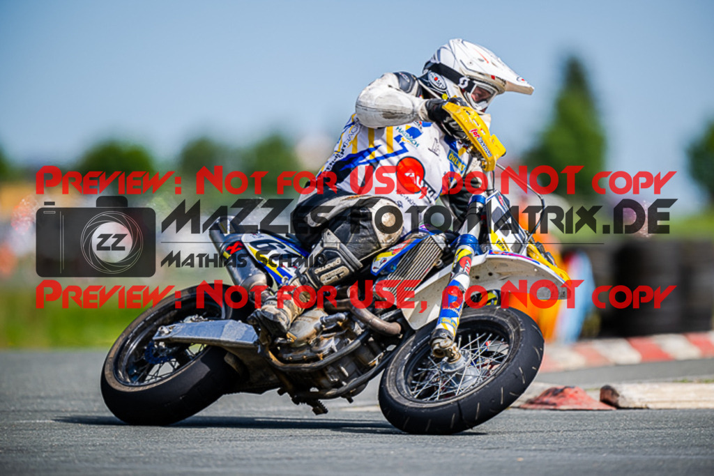 MaZZes_FotoMatrix_220903_3440 | UE40