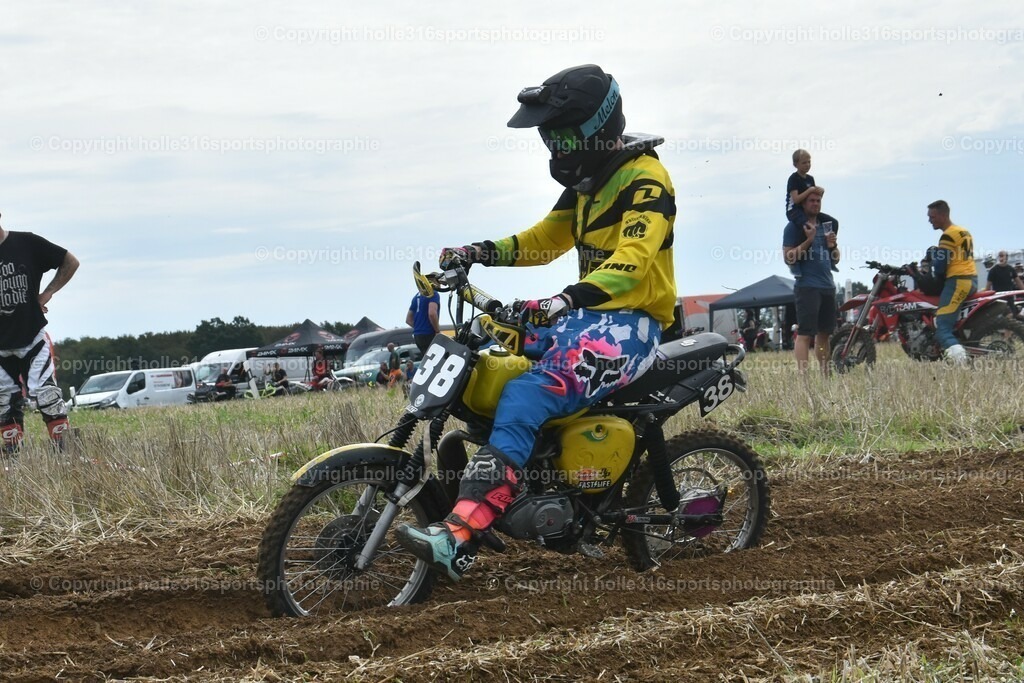 DSC_0187 (2) | Sportfotografie , Motorsport, Motoross, Reitsport, Mointainbike, Enduro,
Landschaft , Outdoor, Eventfotografie, Landschaft, Bilder online bestellen - Realisiert mit Pictrs.com